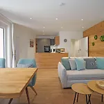 Apartment Wanderlust *